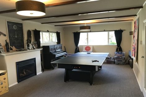 Photo of property in 11 Blue Mountains Road, Silverstream, Upper Hutt, 5019