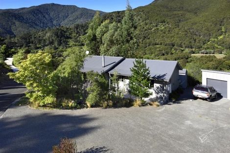 Photo of property in 11 Kaimiko Place, Okiwi Bay, French Pass, 7193