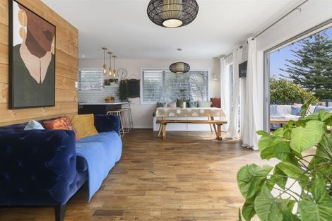 Photo of property in 1221 Papamoa Beach Road, Papamoa Beach, Papamoa, 3118