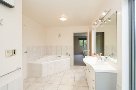 Photo of property in 44 Glenroy Park Drive, Waikiwi, Invercargill, 9810