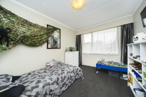 Photo of property in 2 Pukatea Place, Milson, Palmerston North, 4414