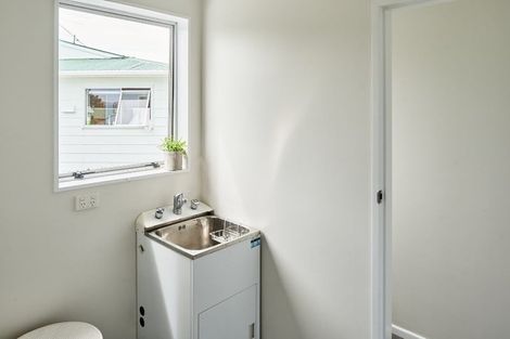 Photo of property in 30 Colchester Crescent, Newlands, Wellington, 6037