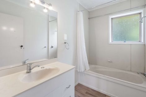 Photo of property in 6b Haratua Place, Springfield, Rotorua, 3015