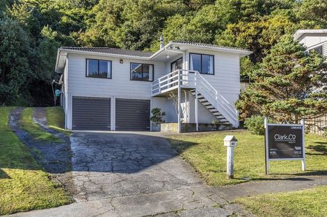 Photo of property in 48 Cardiff Crescent, Cannons Creek, Porirua, 5024