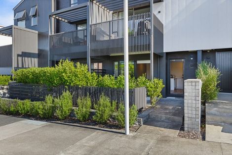 Photo of property in 2/71 Hobsonville Road, Hobsonville, Auckland, 0616