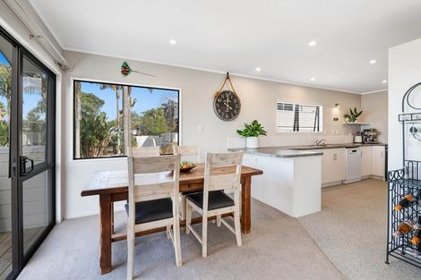 Photo of property in 39 Merehai Place, Snells Beach, 0920