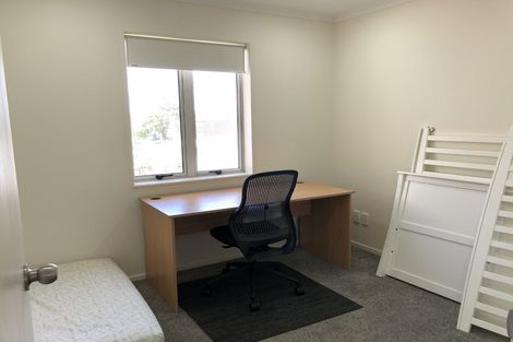 Photo of property in 17 Warbler Crescent, Papakura, 2110