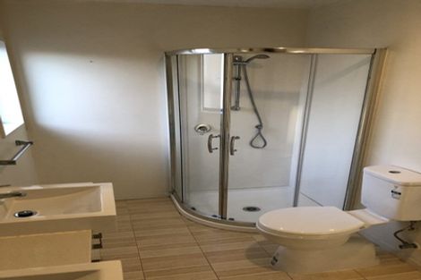 Photo of property in 115a Ennis Avenue, Pakuranga Heights, Auckland, 2010