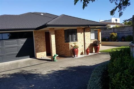 Photo of property in 62a Paynters Avenue, Strandon, New Plymouth, 4312
