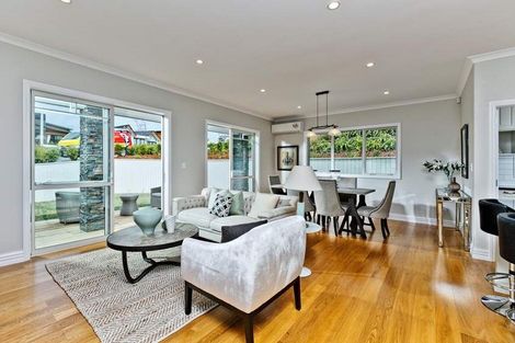 Photo of property in 15 Te Oneroa Way, Long Bay, Auckland, 0630