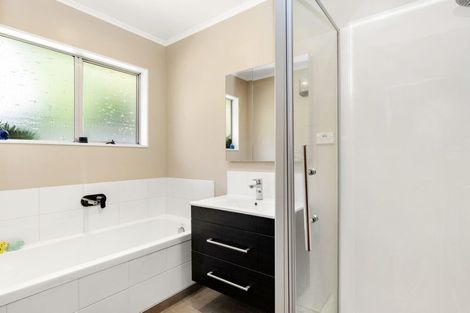 Photo of property in 8 Radiata Grove, Brown Owl, Upper Hutt, 5018