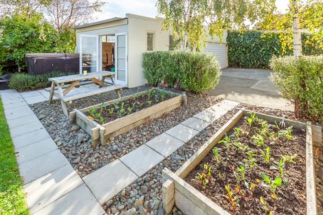 Photo of property in 72 Heretaunga Street, Palmerston North, 4414