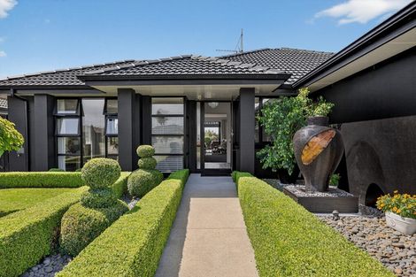 Photo of property in 52 Carrington Drive, Papamoa Beach, Papamoa, 3118