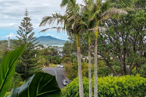 Photo of property in 3/3 Peter Terrace, Castor Bay, Auckland, 0620