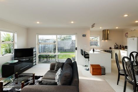 Photo of property in 12a Oxford Street, Hokowhitu, Palmerston North, 4410