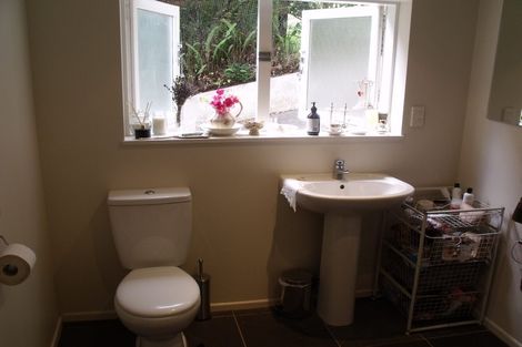 Photo of property in 97 Takahe Road, Titirangi, Auckland, 0604