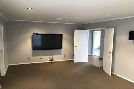 Photo of property in 5 Towra Place, Botany Downs, Auckland, 2010