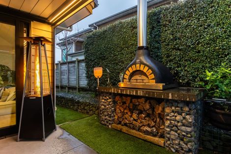 Photo of property in 16 Tuatini Place, Long Bay, Auckland, 0630