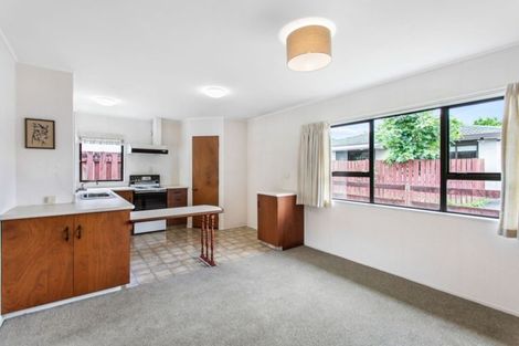 Photo of property in 6 Youngs Road, Papakura, 2110