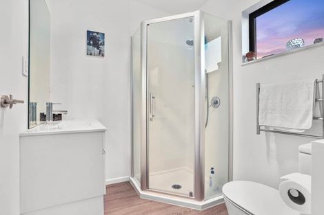 Photo of property in 4d Wattle Road, Sunnyvale, Auckland, 0612