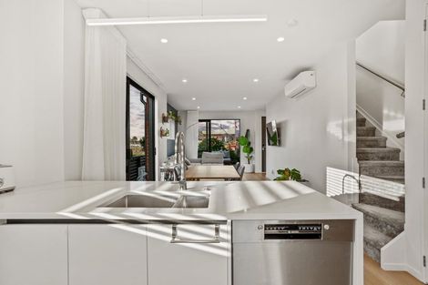 Photo of property in 33 Waka Moana Drive, Hobsonville, Auckland, 0616