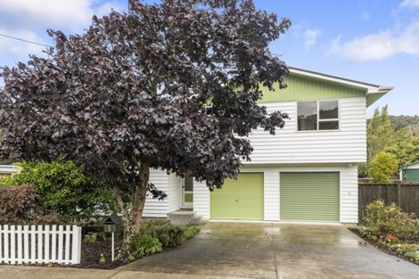 Photo of property in 5 George Street, Stokes Valley, Lower Hutt, 5019