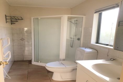 Photo of property in 726b East Coast Road, Pinehill, Auckland, 0632