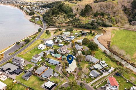 Photo of property in 8 Parkland Place, Whitianga, 3510