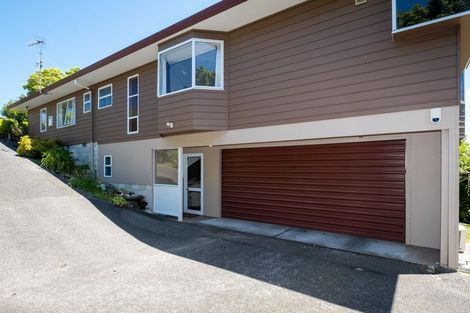 Photo of property in 31 Busby Hill, Havelock North, 4130