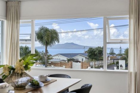 Photo of property in 130 Aberdeen Road, Campbells Bay, Auckland, 0620