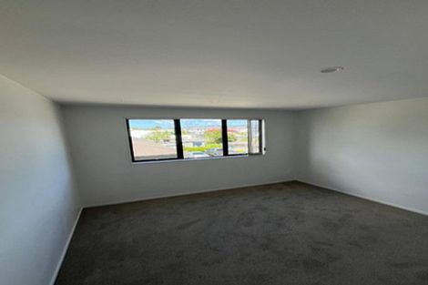 Photo of property in 7/148 Lincoln Road, Henderson, Auckland, 0610