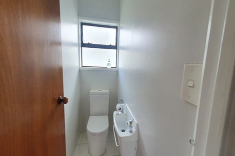 Photo of property in 3/6 Harding Avenue, Te Atatu South, Auckland, 0610