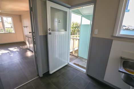 Photo of property in 10 Robert Grigg Place, Hamilton East, Hamilton, 3216