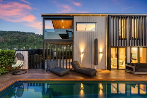 Photo of property in 101 Beach Road, Whangamata, 3620