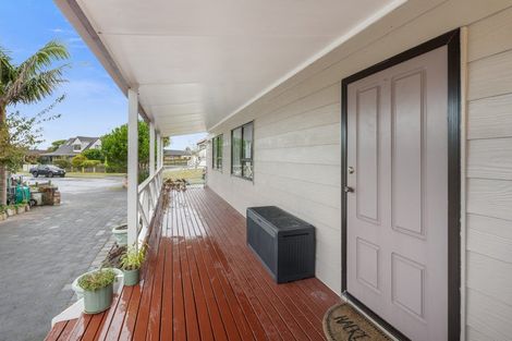 Photo of property in 143 Florence Avenue, Orewa, 0931