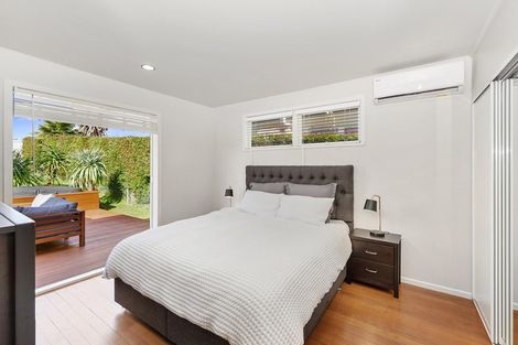 Photo of property in 15 Tamariki Avenue, Kelston, Auckland, 0602