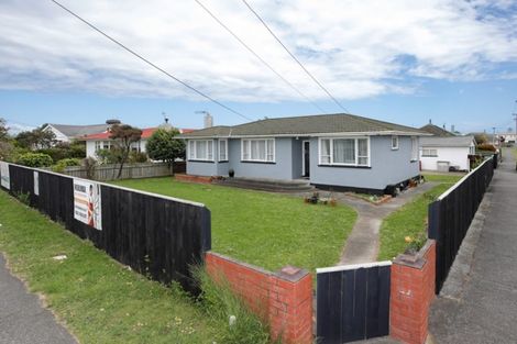 Photo of property in 81 Bridge Street, Bulls, 4818