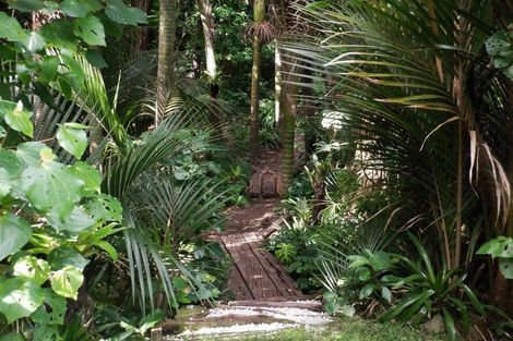 Photo of property in 17 Rayner Road, Piha, New Lynn, 0772