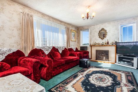 Photo of property in 8 Binsted Road, New Lynn, Auckland, 0600