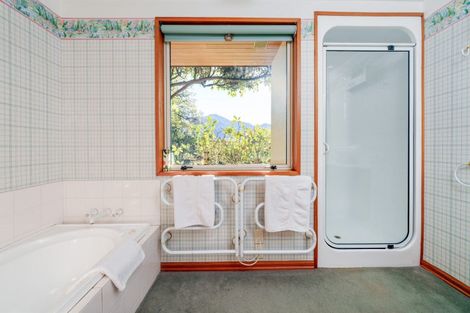 Photo of property in 30 Beacon Point Road, Wanaka, 9305