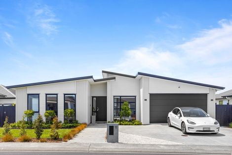 Photo of property in 11 Cutfield Lane, Kumeu, 0810