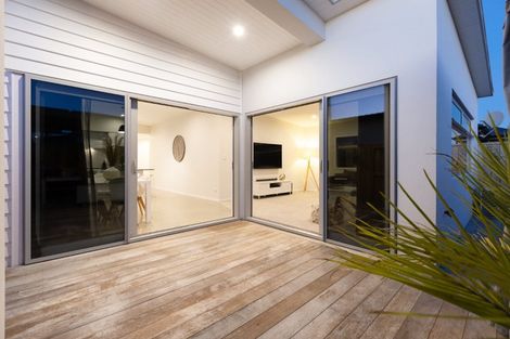 Photo of property in 16 Pimelea Street, Papamoa Beach, Papamoa, 3118