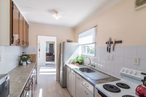 Photo of property in 3 Freyberg Crescent, Waikanae Beach, Waikanae, 5036