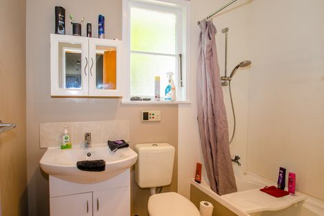 Photo of property in 15 Tomkins Street, Green Island, Dunedin, 9018