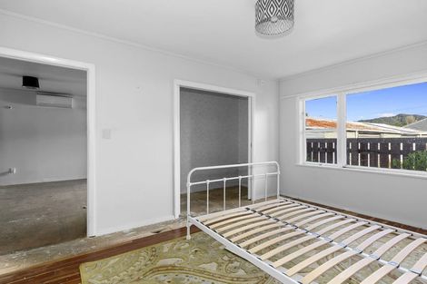 Photo of property in 4/5 Westminster Road, Wainuiomata, Lower Hutt, 5014