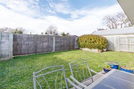 Photo of property in 12a Oxford Street, Hokowhitu, Palmerston North, 4410