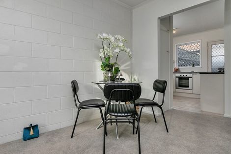 Photo of property in 231a Point Chevalier Road, Point Chevalier, Auckland, 1022