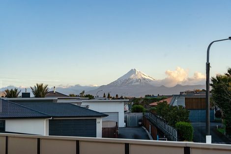 Photo of property in 13 Winstone Place, Highlands Park, New Plymouth, 4312