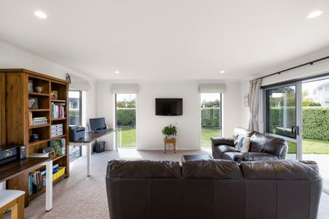 Photo of property in 45 Plescher Crescent, Leamington, Cambridge, 3432