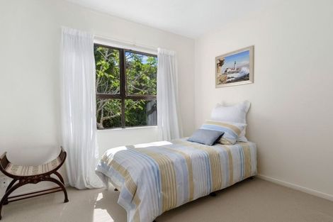Photo of property in 11 Elmira Place, Browns Bay, Auckland, 0630